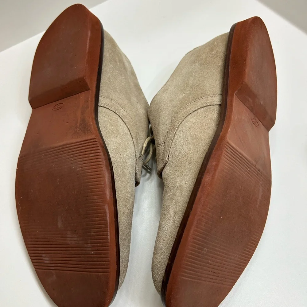 Nordstrom Men’s Dusty Tan Suede Derby Shoes with Minimalist Design, size 9M